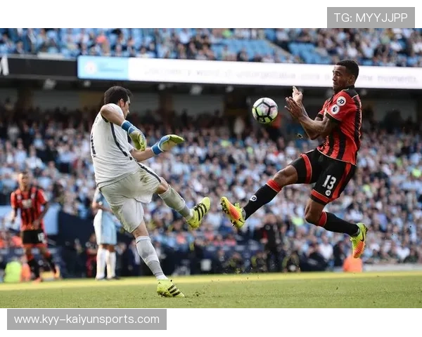 曼城新赛季布局揭秘：引入门将竞争者助阵，为冠军之路添柴加火