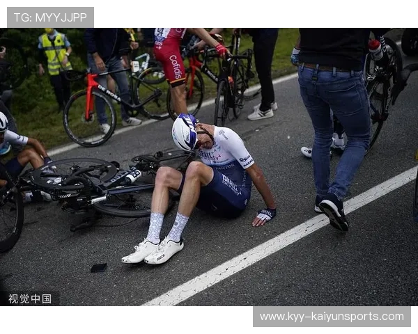 成都比赛自行车摔车事件,伤者情况紧急,成都自行车比赛2021 成都比赛自行车摔车事件,伤者情况紧急,成都自行车比赛2021