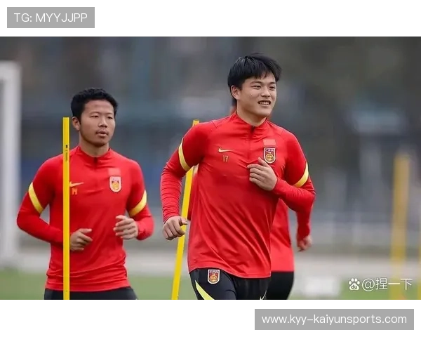 国足热身赛表现赢得掌声，国足热身赛表现赢得掌声的球员
