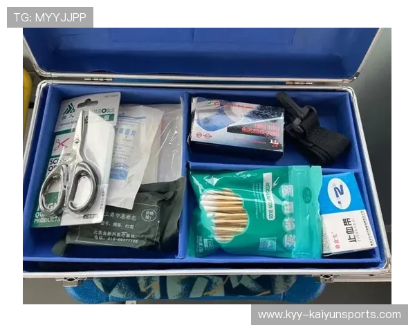 急救箱上场:队医的百米冲刺,急救箱的作用和用途 急救箱上场:队医的百米冲刺,急救箱的作用和用途
